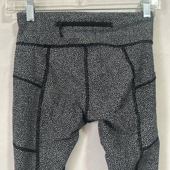 Lululemon Sz 4 Leggings Salt Alpine Black White Print Reflective - Picture 9 of 12